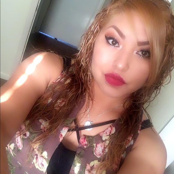 Meet your Posher, Naye - Picture 1 of 2